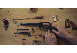 Comment nettoyer et entretenir un revolver à poudre noire ? Guide complet